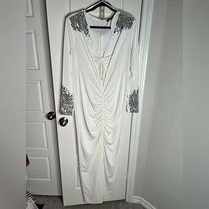 Sequin Detail Keyhole Gown-White